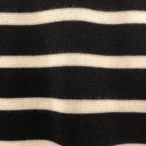 Knit stipe skirt. - Picture 2 of 4